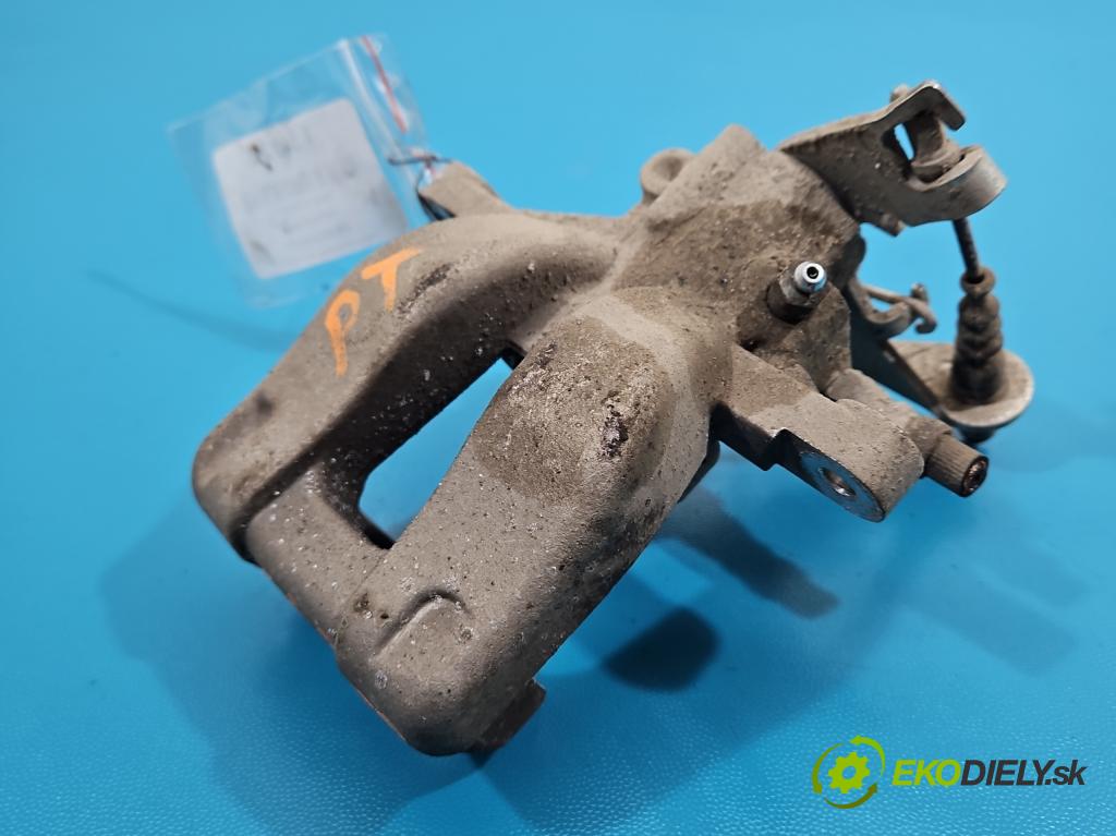 Fiat Punto Grande 1.4 T 120 HP manual 88 kW 1368 cm3 5- brzdič zadné pravý  (Kľučka dverí ostatné)