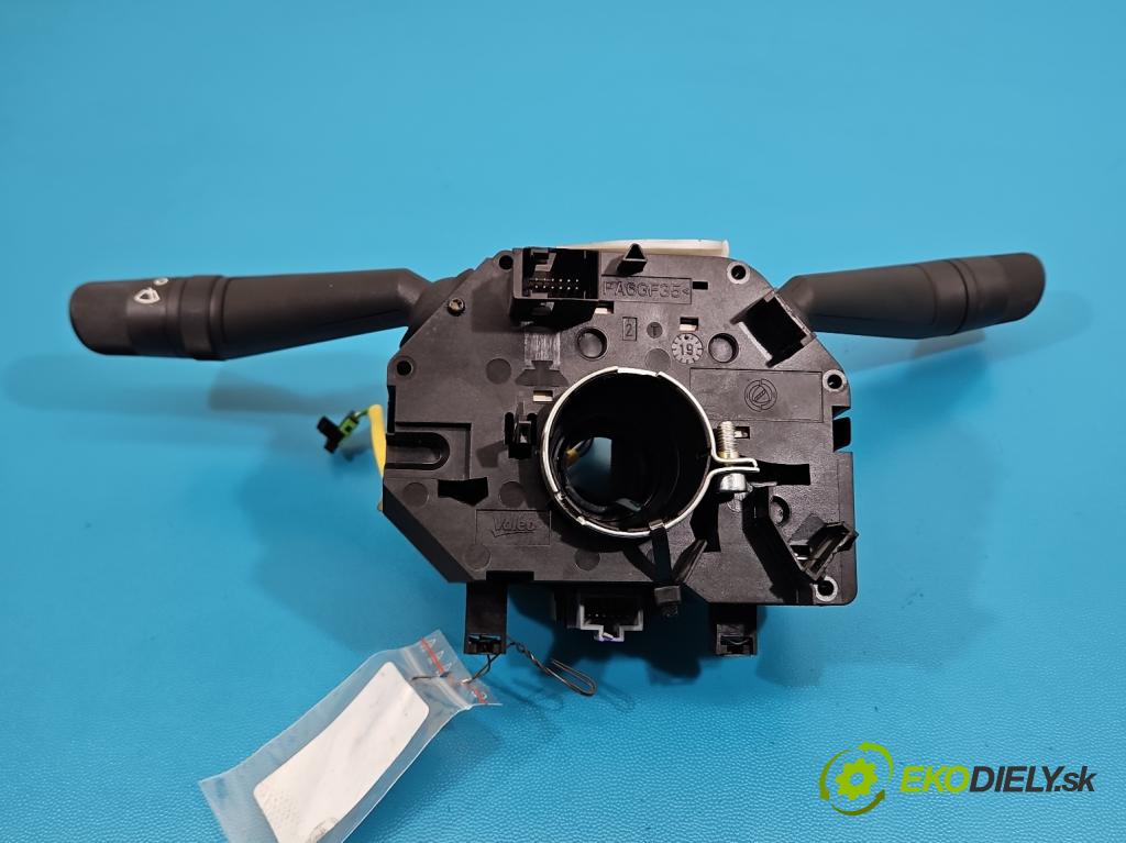 Fiat Punto Grande 1.4 T 120 HP manual 88 kW 1368 cm3 5- prepínač komplex: 735521315 (Prepínacie páčky pod volantom)