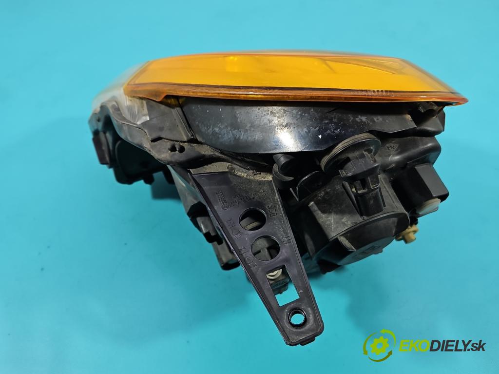 Renault Modus 1.2 16V 75 HP manual 55 kW 1149 cm3 5- Reflektor: pravý 8200540239 (Svetlo predné pravé)
