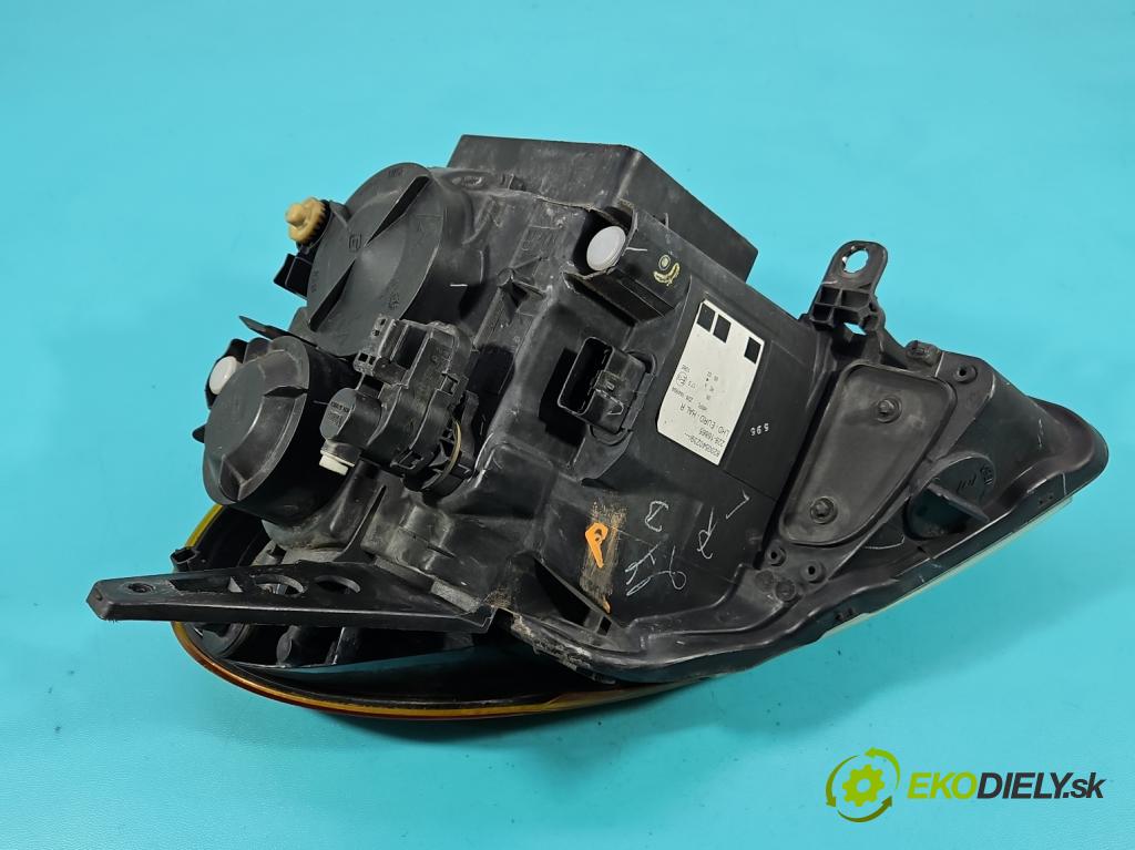 Renault Modus 1.2 16V 75 HP manual 55 kW 1149 cm3 5- Reflektor: pravý 8200540239 (Svetlo predné pravé)