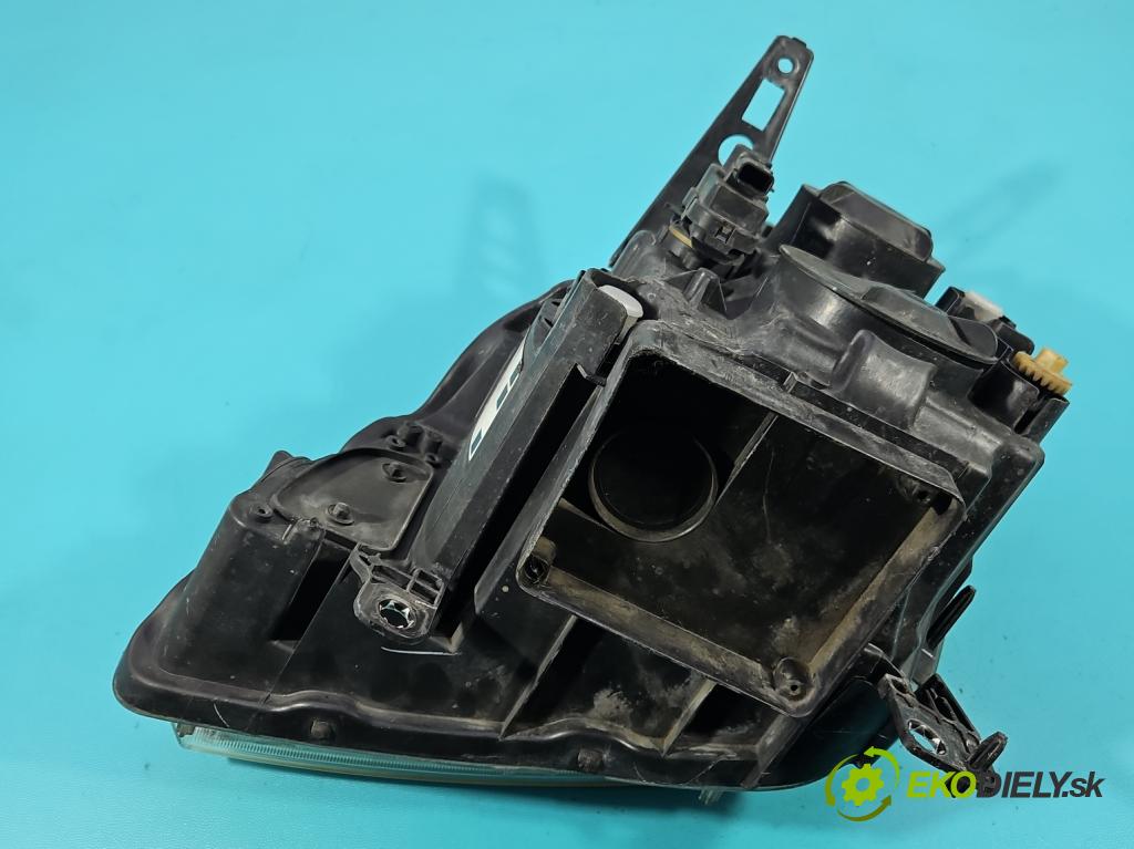 Renault Modus 1.2 16V 75 HP manual 55 kW 1149 cm3 5- Reflektor: pravý 8200540239 (Svetlo predné pravé)