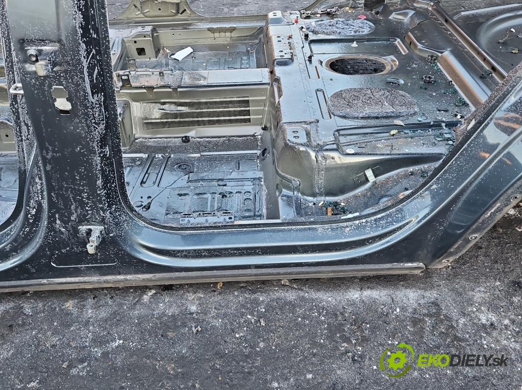 Skoda Kodiaq I 2.0 tdi 150 hp automatic 110 kW 1968 cm3 5- práh levý  (Karoserie ostatní)