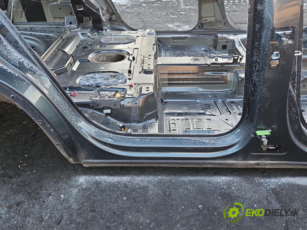 Skoda Kodiaq I 2.0 tdi 150 hp automatic 110 kW 1968 cm3 5- práh pravý  (Karoserie ostatní)