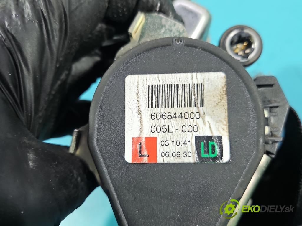 Mitsubishi Colt Z30 VI 2004-2012 1.3 16V 95 hp manual 70 kW 1332 cm3 5- stěna bezpečnost přední levý 606844000