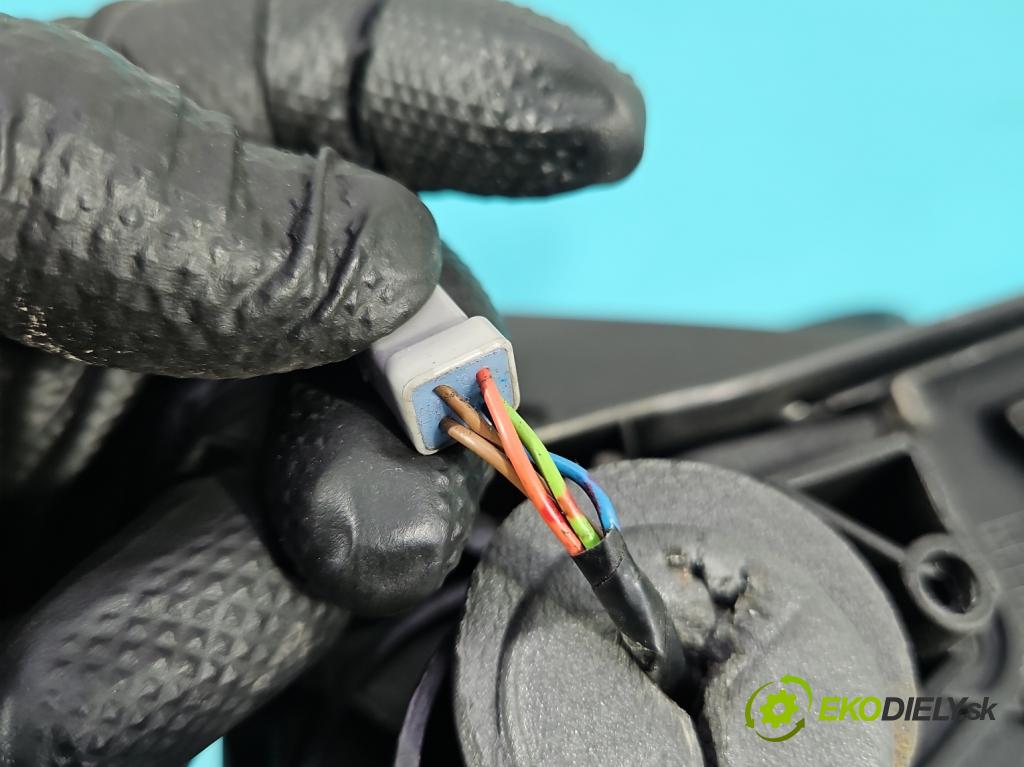 Mitsubishi Colt Z30 VI 2004-2012 1.3 16V 95 HP manual 70 kW 1332 cm3 5- zrkadlo ľavé  (Kľučka dverí ostatné)