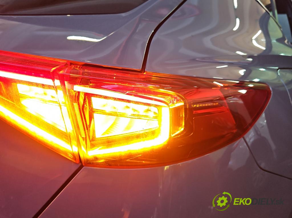 Cupra Formentor 20- 1.5 TSI 150 HP automatic 110 kW 1498 cm3 5- svetlo / reflektor zadné pravé 5FF945208C (Kľučka dverí ostatné)