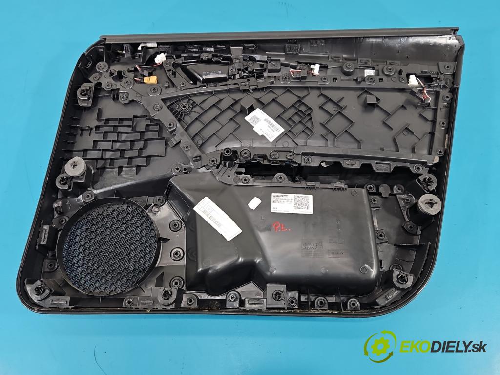 Cupra Formentor 20- 1.5 TSI 150 HP automatic 110 kW 1498 cm3 5- Čalounictví: dvere predné ľavé