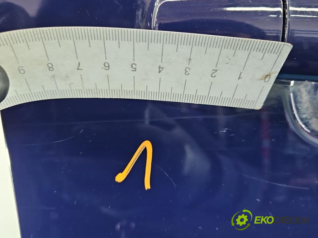 Opel Corsa E 2014-2019 1.4 16V 75 hp manual 55 kW 1398 cm3 5- dveře přední pravé  (Klika dveří ostatní)