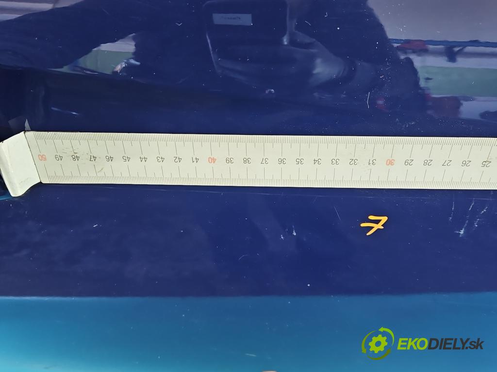 Opel Corsa E 2014-2019 1.4 16V 75 hp manual 55 kW 1398 cm3 5- dveře přední pravé  (Klika dveří ostatní)