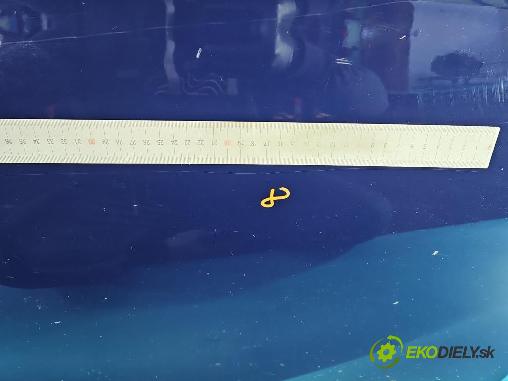 Opel Corsa E 2014-2019 1.4 16V 75 hp manual 55 kW 1398 cm3 5- dveře přední pravé  (Klika dveří ostatní)