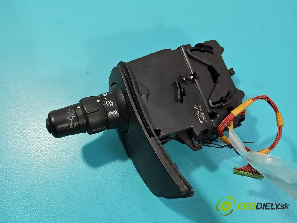 Renault Modus 1.2 16V 75 hp manual 55 kW 1149 cm3 5- Přepínač blinkry: 88102002375 (Páčky pod volantem)