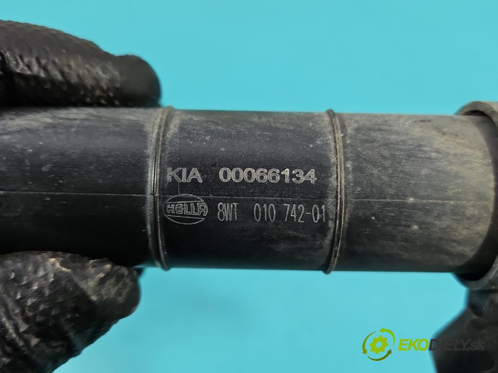 Kia Sportage III 2010-2015 2.0 crdi 184 hp automatic 135 kW 1995 cm3 5- ostřikovač reflektor: levý 00066134 (Motorek ostřikovačů)