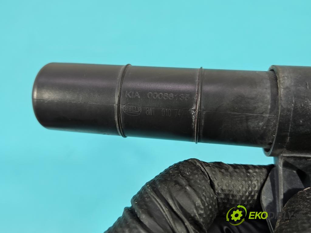 Kia Sportage III 2010-2015 2.0 crdi 184 hp automatic 135 kW 1995 cm3 5- ostřikovač reflektor: pravý 00066135