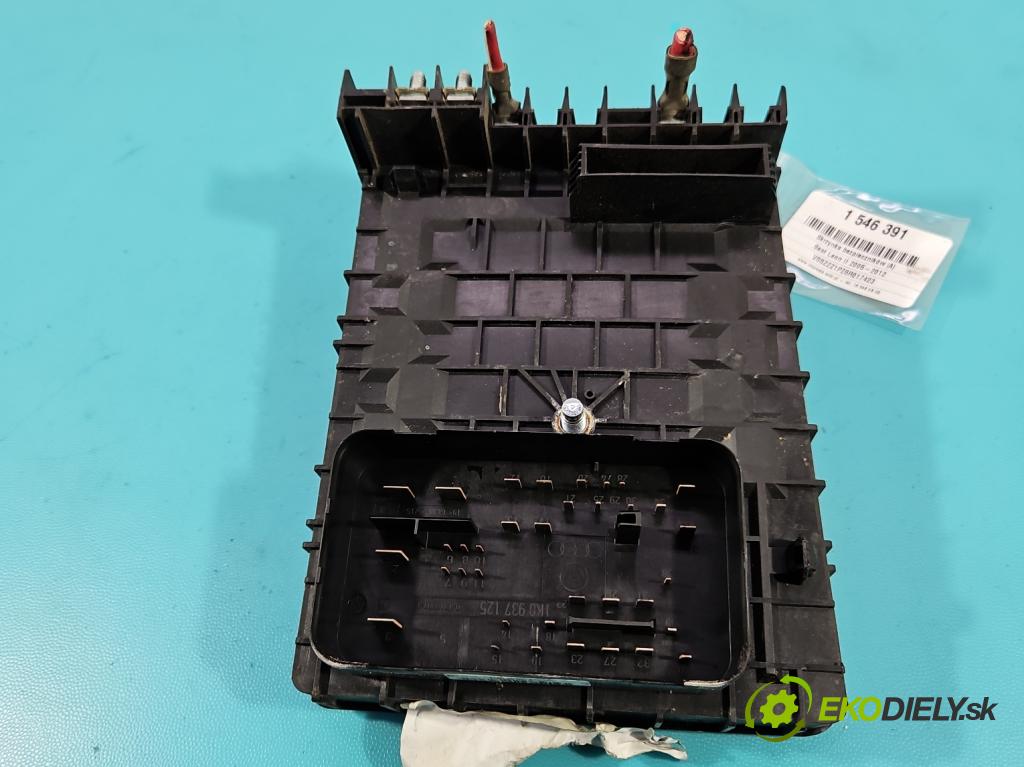 Seat Leon II 2005-2012 1.6 SR 102 hp manual 75 kW 1595 cm3 5- skříňka pojistková  (Pojistková skříňka)