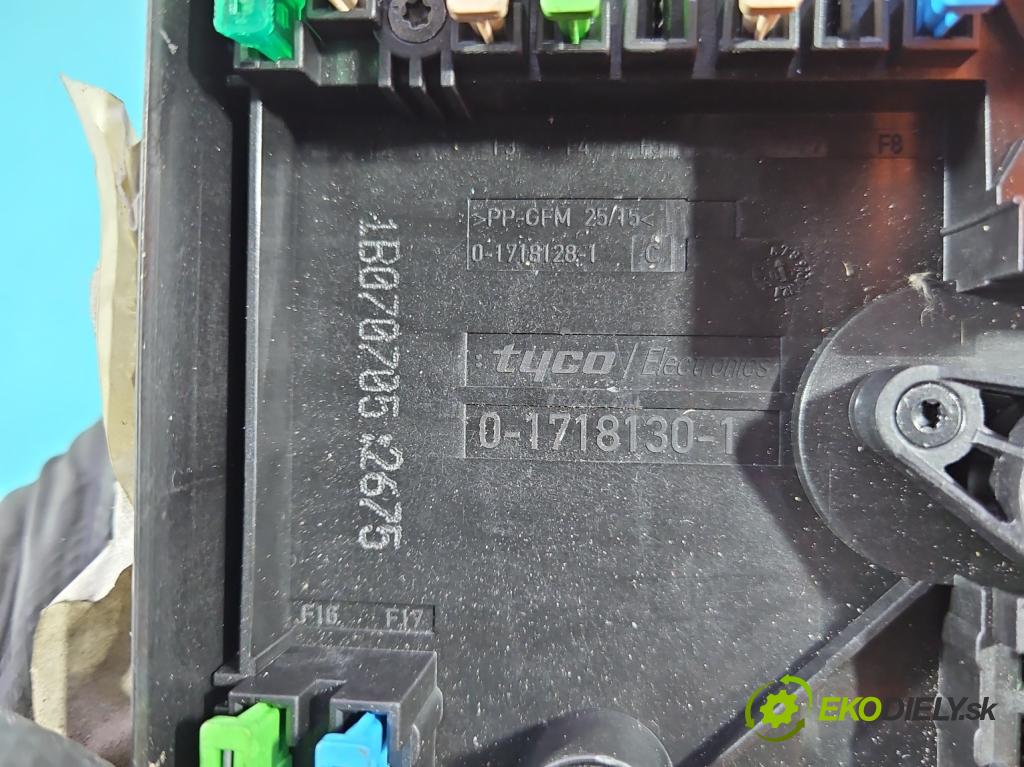 Seat Leon II 2005-2012 1.6 SR 102 hp manual 75 kW 1595 cm3 5- skříňka pojistková  (Pojistková skříňka)