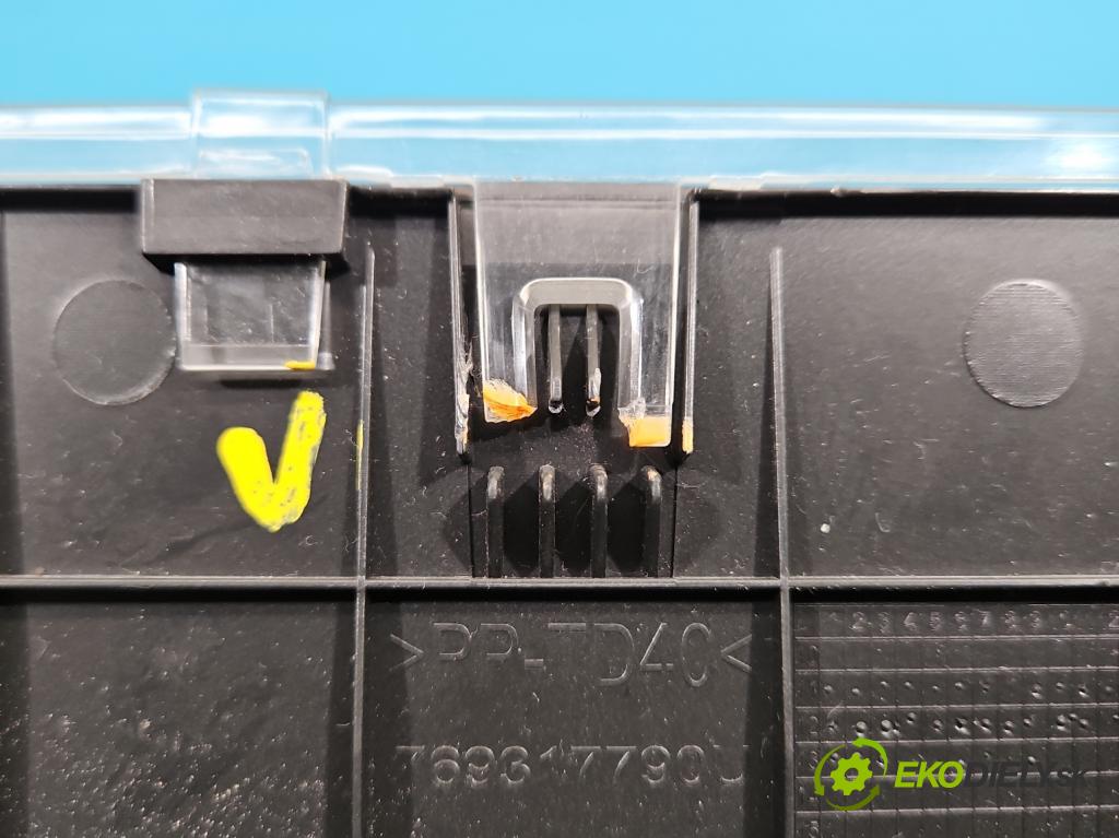 Peugeot 208 I 2012-2019 1.4 hdi 68 HP manual 50 kW 1398 cm3 5- prístrojovka/ budíky 9801904080H (Prístrojová doska)