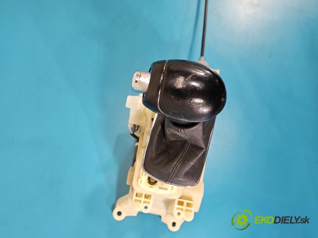 Kia Sportage III 2010-2015 2.0 crdi 184hp automatic 135 kW 1995 cm3 5- Páka: Změny: stupeň,rýchlosť 46700-3W140 (Rýchlostná páka (kulisa))