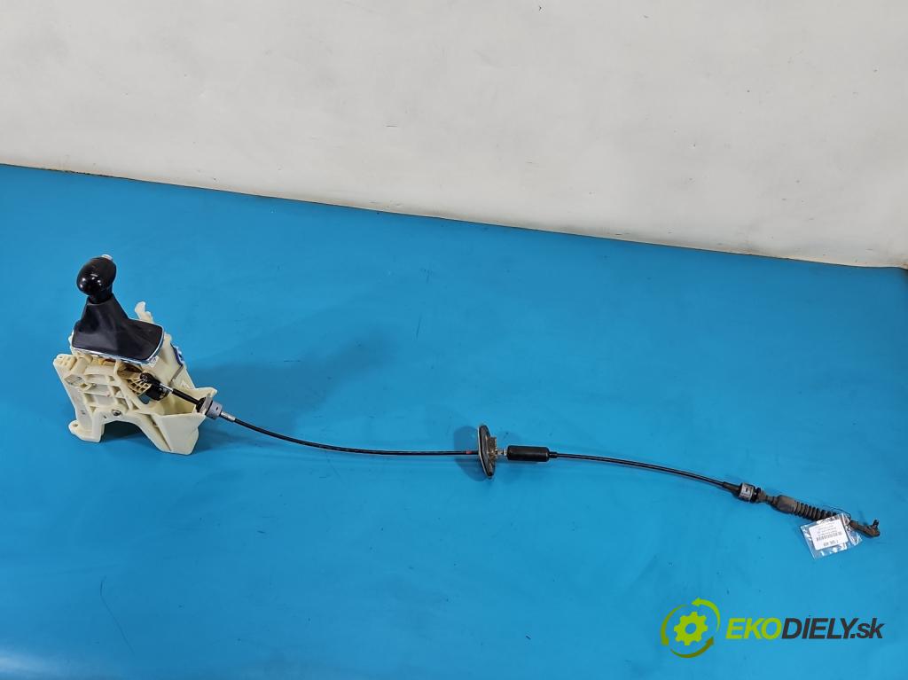 Kia Sportage III 2010-2015 2.0 crdi 184hp automatic 135 kW 1995 cm3 5- Páka: Změny: stupeň,rýchlosť 46700-3W140 (Rýchlostná páka (kulisa))