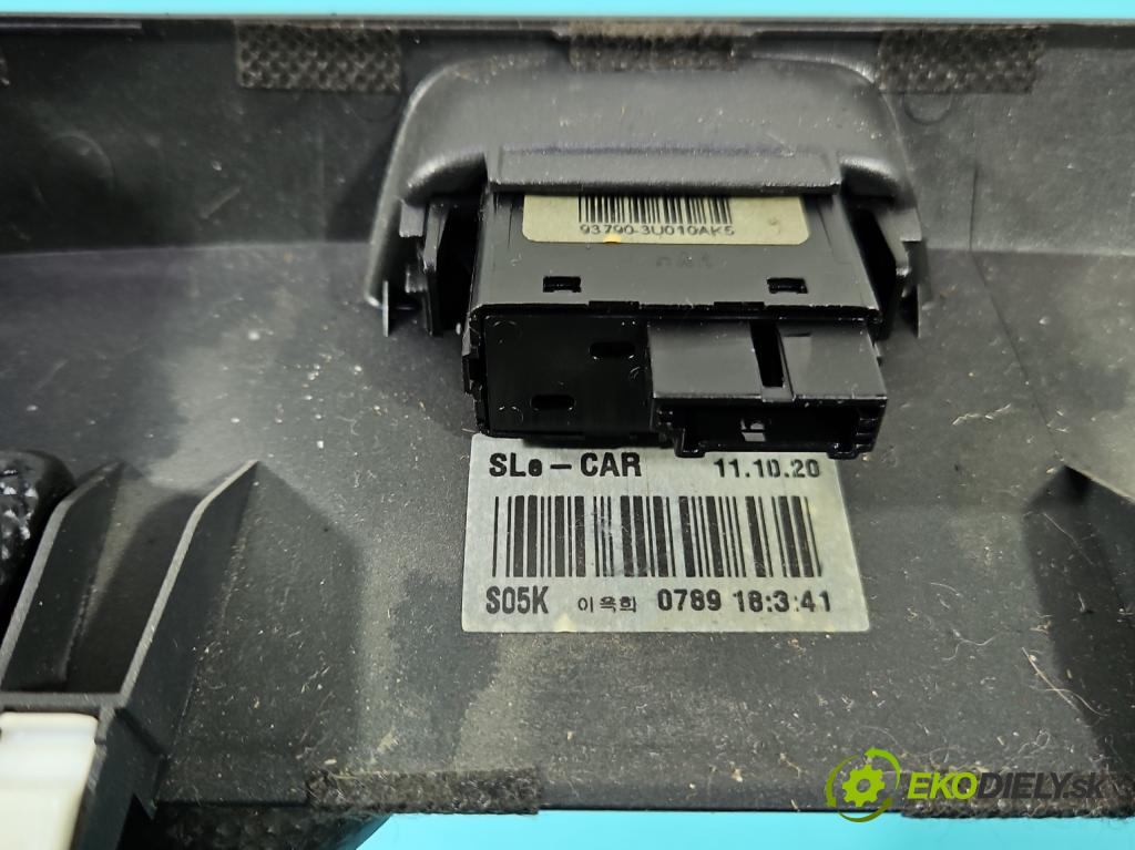 Kia Sportage III 2010-2015 2.0 crdi 184hp automatic 135 kW 1995 cm3 5- Rám: rádio: 95960-3U000