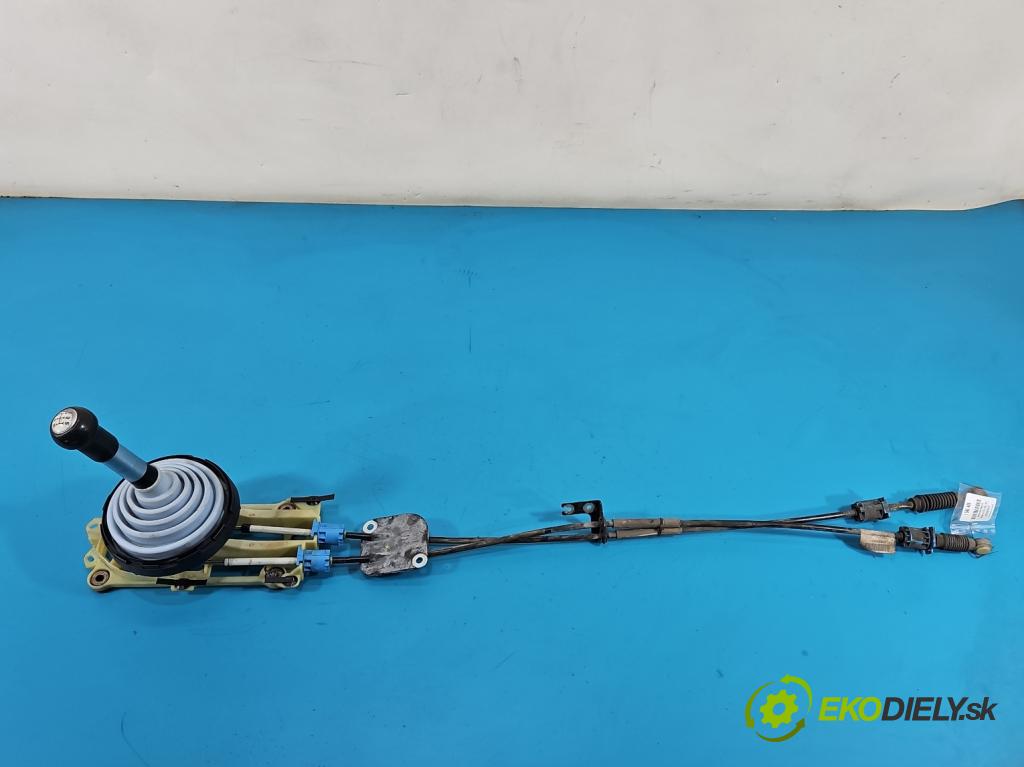 Mitsubishi Colt Z30 VI 2004-2012 1.3 16V 95 HP manual 70 kW 1332 cm3 5- Páka: Změny: stupeň,rýchlosť 2460A021 (Rýchlostná páka (kulisa))