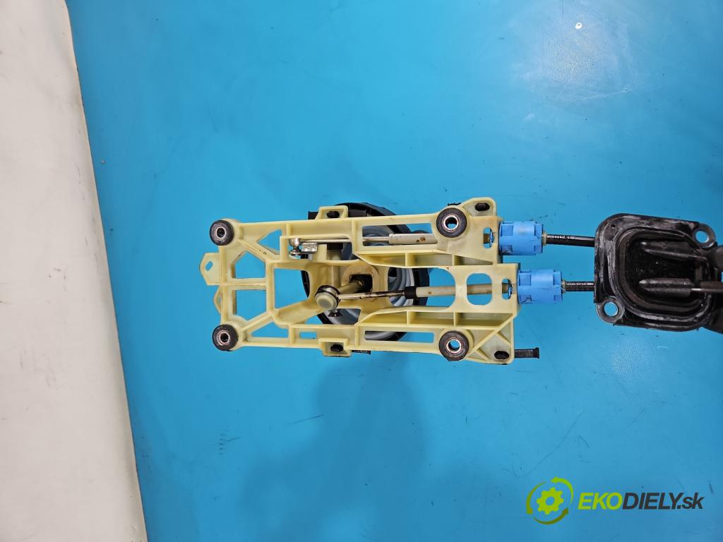 Mitsubishi Colt Z30 VI 2004-2012 1.3 16V 95 HP manual 70 kW 1332 cm3 5- Páka: Změny: stupeň,rýchlosť 2460A021 (Rýchlostná páka (kulisa))