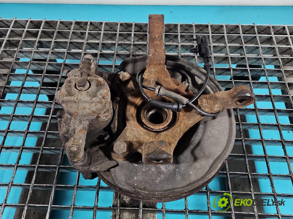 Mitsubishi Colt Z30 VI 2004-2012 1.3 16V 95 HP manual 70 kW 1332 cm3 5- náboj pravé  (Náboj kolesa)