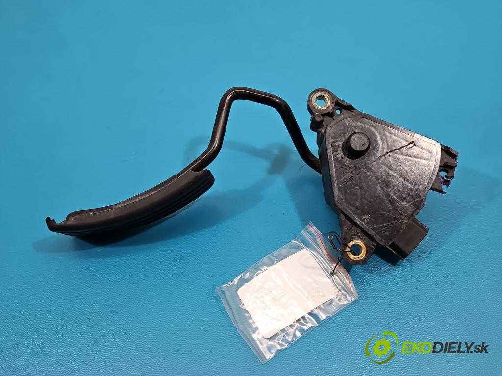 Renault Modus 1.2 16V 75 HP manual 55 kW 1149 cm3 5- pedal plyn potenciometr: 8200139319