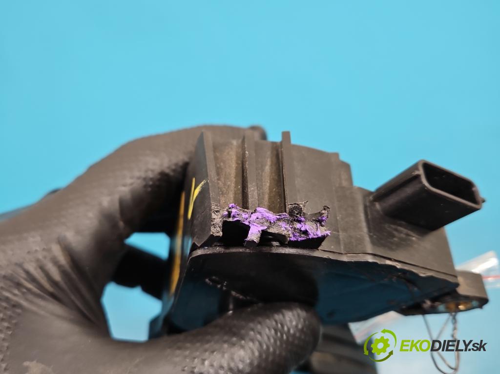 Renault Modus 1.2 16V 75 HP manual 55 kW 1149 cm3 5- pedal plyn potenciometr: 8200139319