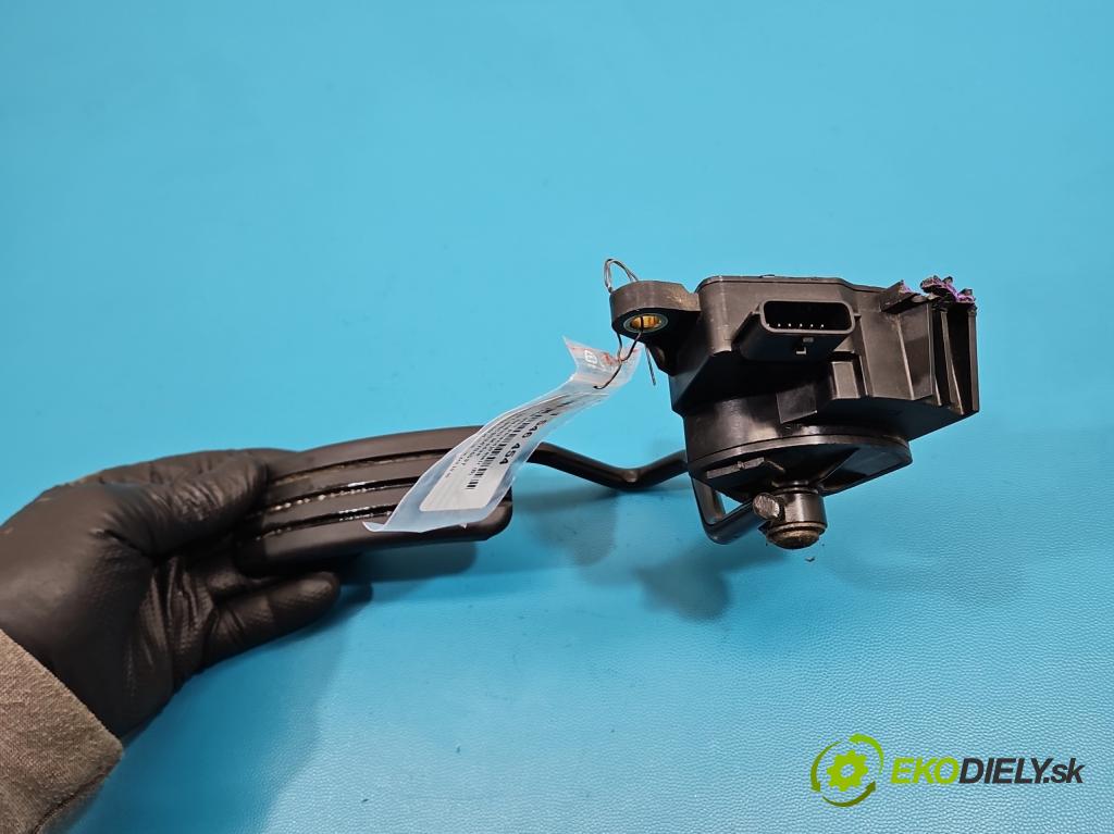 Renault Modus 1.2 16V 75 HP manual 55 kW 1149 cm3 5- pedal plyn potenciometr: 8200139319