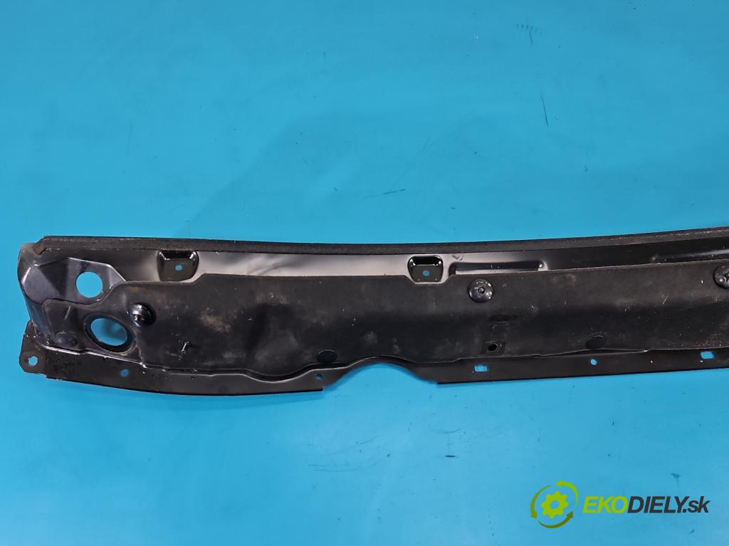 Kia Sportage III 2010-2015 2.0 crdi 184hp automatic 135 kW 1995 cm3 5- torpédo  (Torpédo (plast pod čelným sklom))