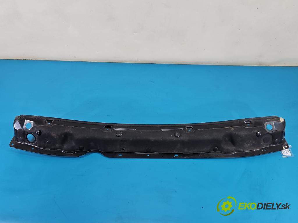 Kia Sportage III 2010-2015 2.0 crdi 184hp automatic 135 kW 1995 cm3 5- torpédo  (Torpédo (plast pod čelným sklom))