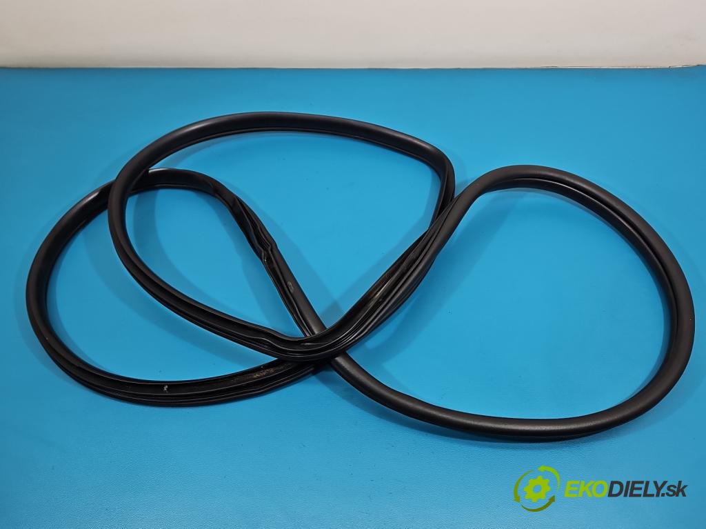 Kia Sportage III 2010-2015 2.0 crdi 184hp automatic 135 kW 1995 cm3 5- Těsnění: dvere zadné ľavé  (Karoséria ostatné)