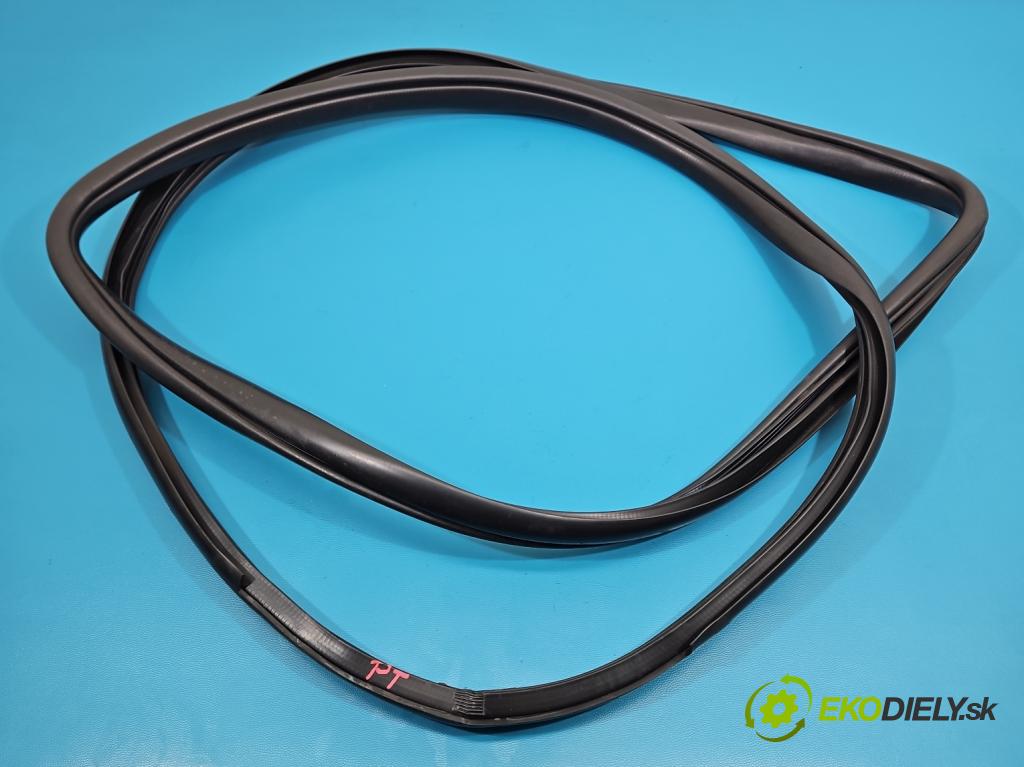 Kia Sportage III 2010-2015 2.0 crdi 184hp automatic 135 kW 1995 cm3 5- Těsnění: dvere zadné pravé  (Karoséria ostatné)