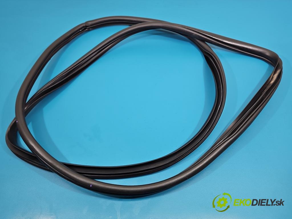 Kia Sportage III 2010-2015 2.0 crdi 184hp automatic 135 kW 1995 cm3 5- Těsnění: dvere zadné pravé  (Karoséria ostatné)