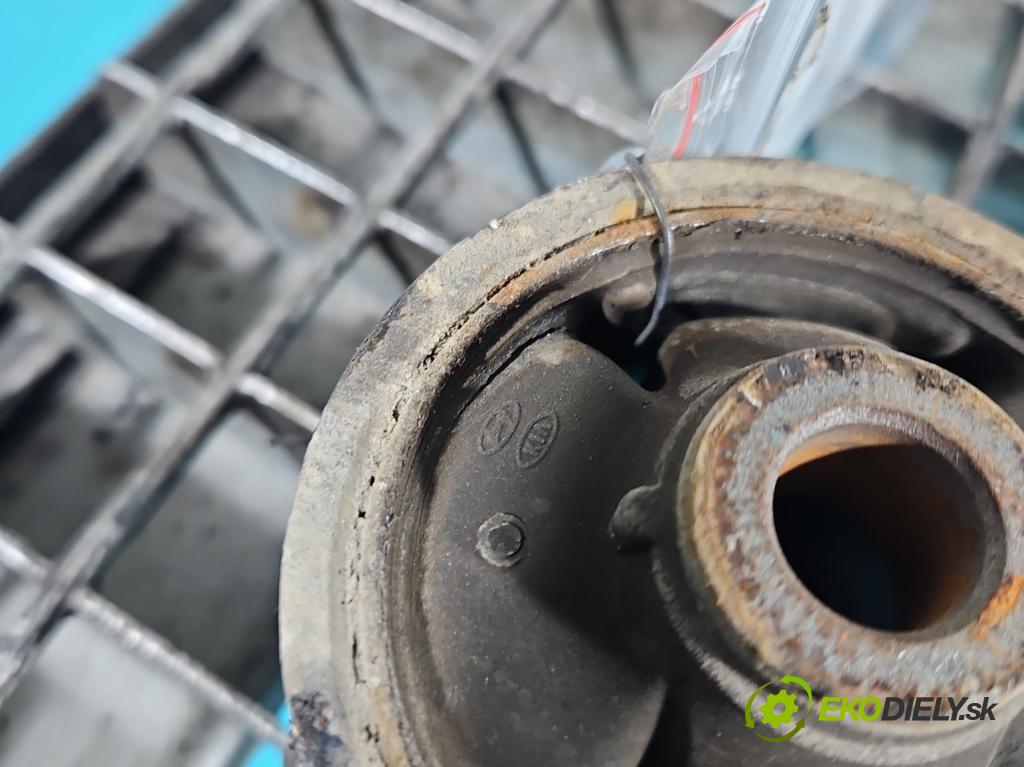 Kia Sportage III 2010-2015 2.0 crdi 184 hp automatic 135 kW 1995 cm3 5- přední pravý  (Klika dveří ostatní)