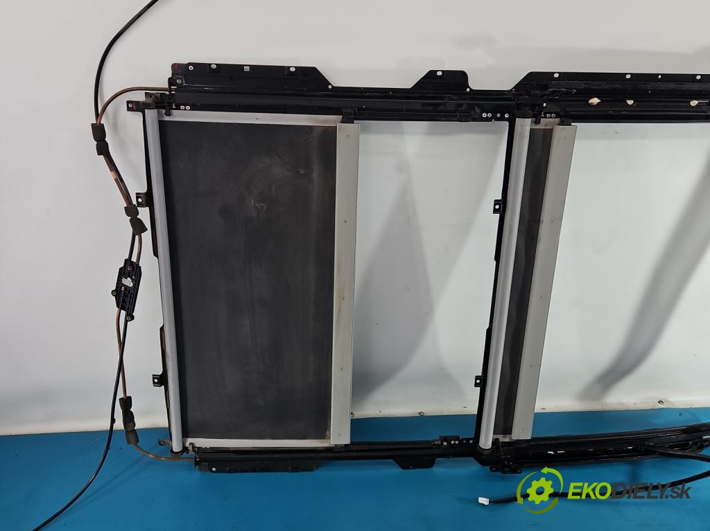 Kia Sportage III 2010-2015 2.0 crdi 184 hp automatic 135 kW 1995 cm3 5- roleta 044190001100 (Roleta zavazadlového prostoru)