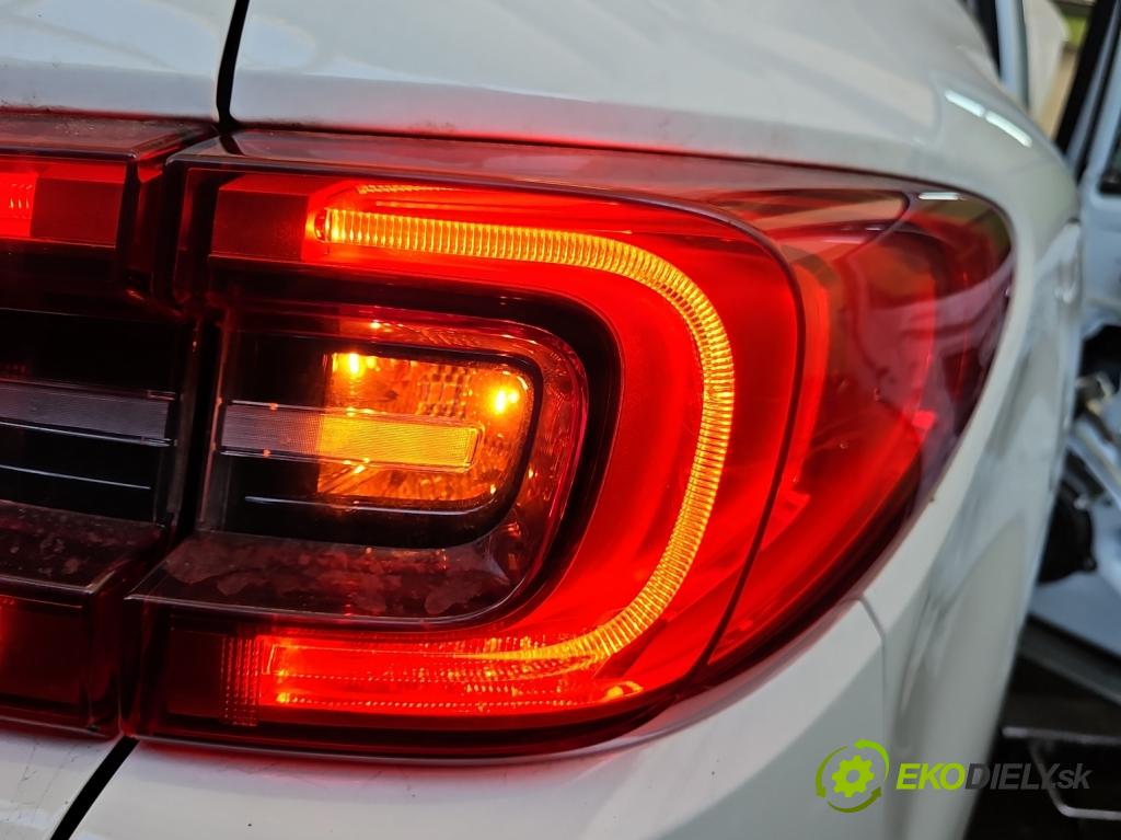 Renault Kadjar 2015-2022 1.2 131 HP manual 96 kW 1197 cm3 5- svetlo / reflektor zadné pravé 265508701R (Kľučka dverí ostatné)