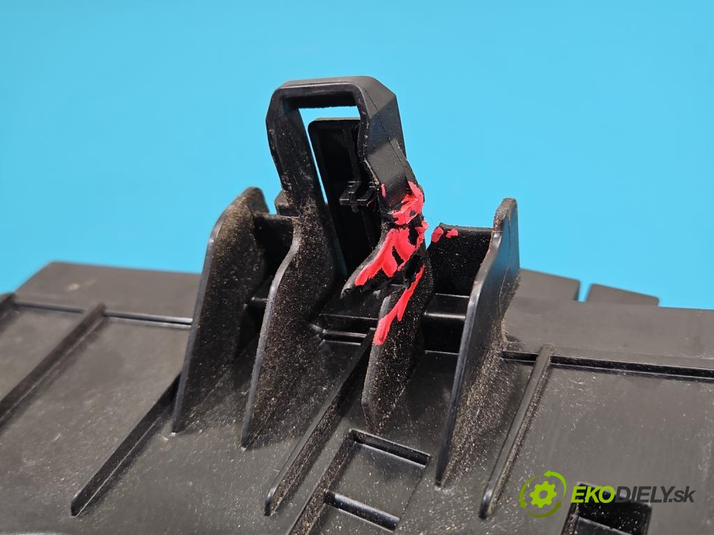 Skoda Kodiaq I 2.0 tdi 150 hp automatic 110 kW 1968 cm3 5- skříňka pojistková 5Q0907361G (Pojistková skříňka)