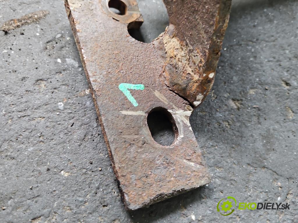 Toyota Rav4 I 1994-2000 2.0 16V 128 HP manual 94 kW 1998 cm3 3- Hák: vlečení:  (Ťažné zariadenie)