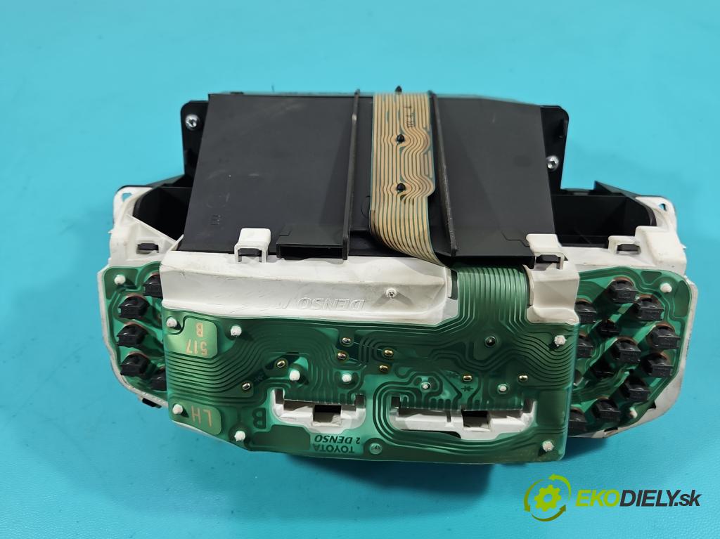 Toyota Yaris I 1999-2005 1.0 vvti 65 HP manual 48 kW 998 cm3 5- prístrojovka/ budíky 21655865-3 (Prístrojová doska)