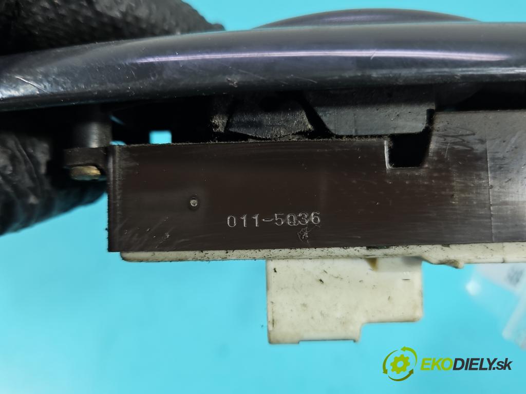 Toyota Yaris I 1999-2005 1.0 vvti 65 HP manual 48 kW 998 cm3 5- prepínač okien spätných zrkadiel