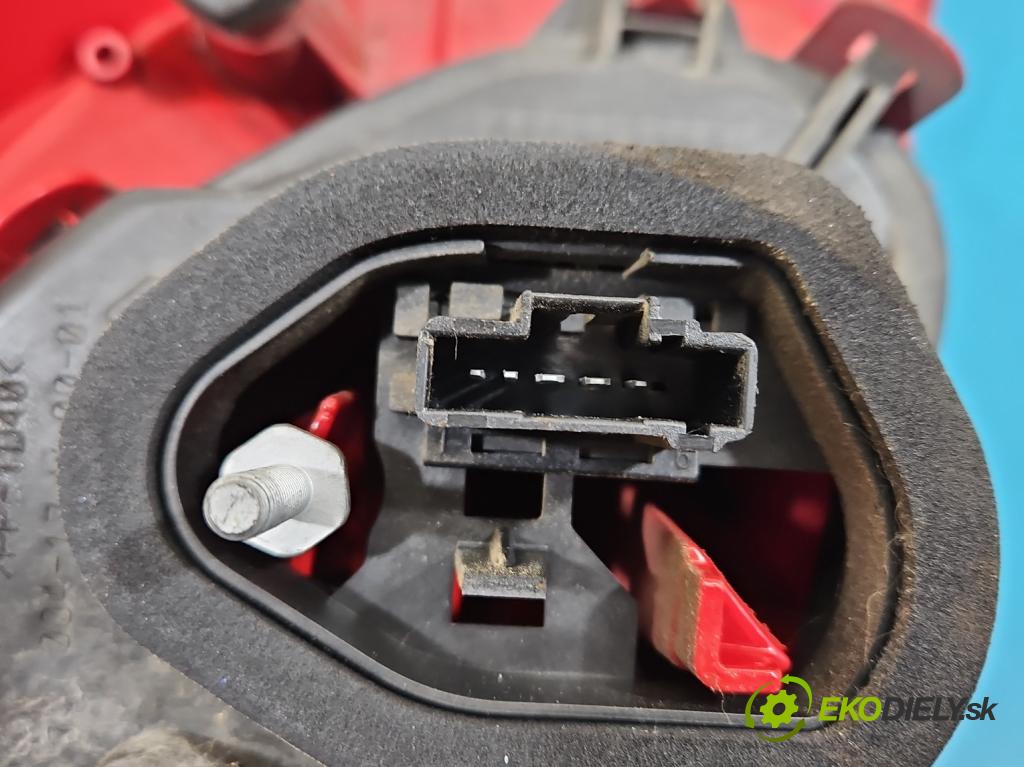 Peugeot 208 I 2012-2019 1.4 hdi 68 HP manual 50 kW 1398 cm3 5- svetlo / reflektor zadné pravé 9672628380 (Kľučka dverí ostatné)