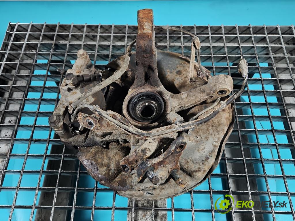 Toyota Rav4 I 1994-2000 2.0 16V 128 hp manual 94 kW 1998 cm3 3- náboj pravé  (Náboj kola)