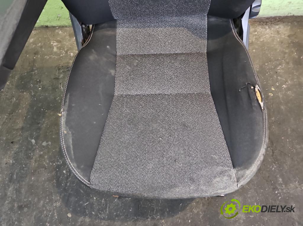 Fiat Ducato IV 2014- 2.0 jtd 116 HP manual 85 kW 1956 cm3 5- Sedačka ľavý  (Sedadlo)