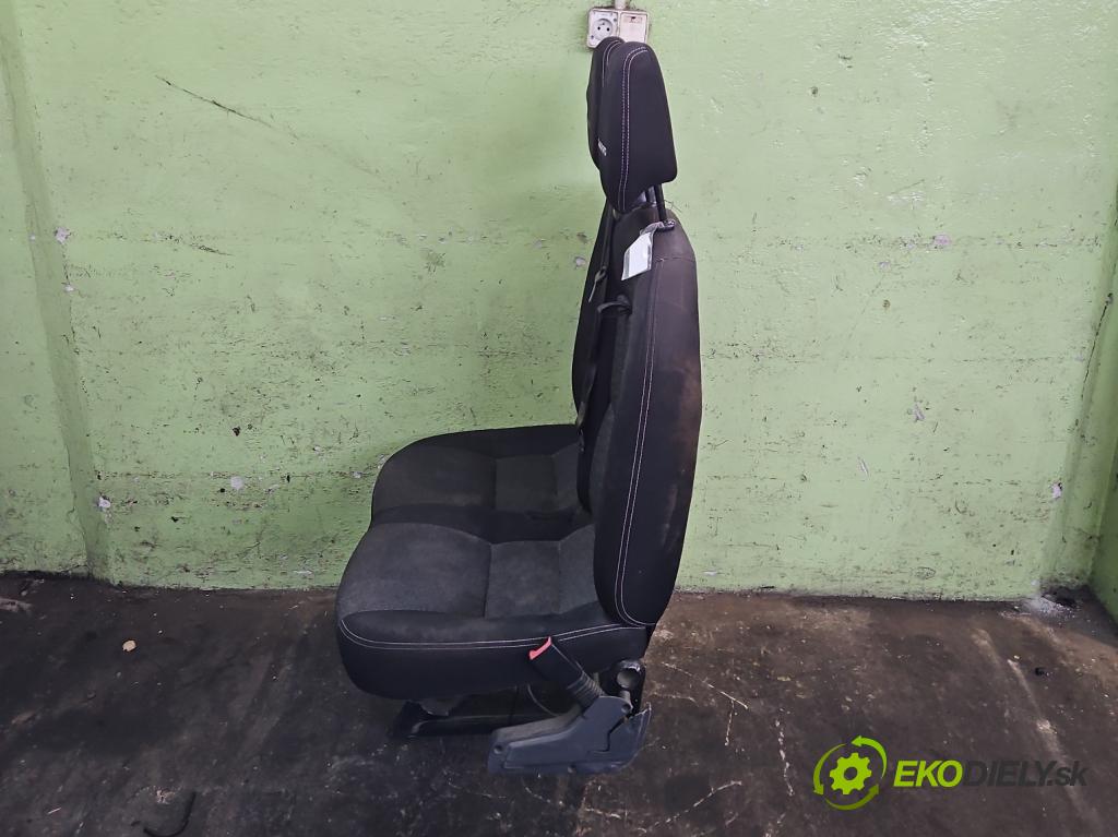 Fiat Ducato IV 2014- 2.0 jtd 116 hp manual 85 kW 1956 cm3 5- Sedadlo pravý  (Sedadlo)