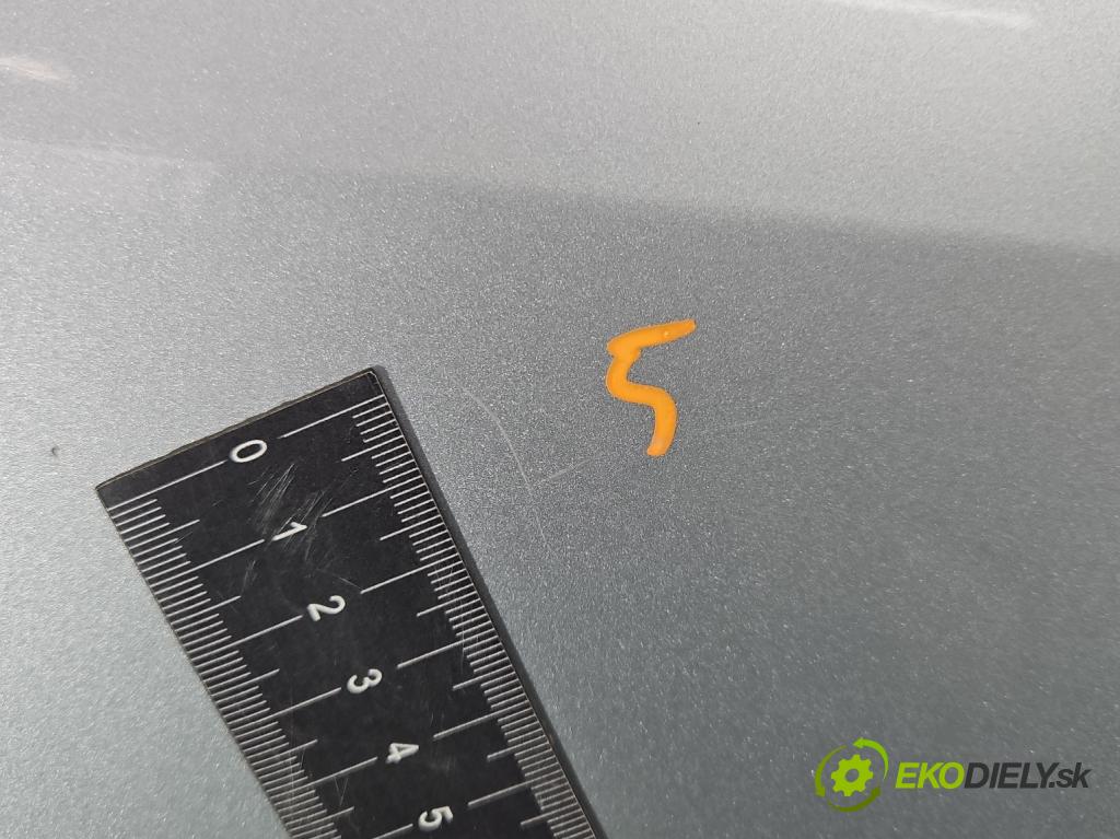 Toyota Yaris I 1999-2005 1.0 vvti 65 HP manual 48 kW 998 cm3 5- dvere zadné ľavé  (Kľučka dverí ostatné)