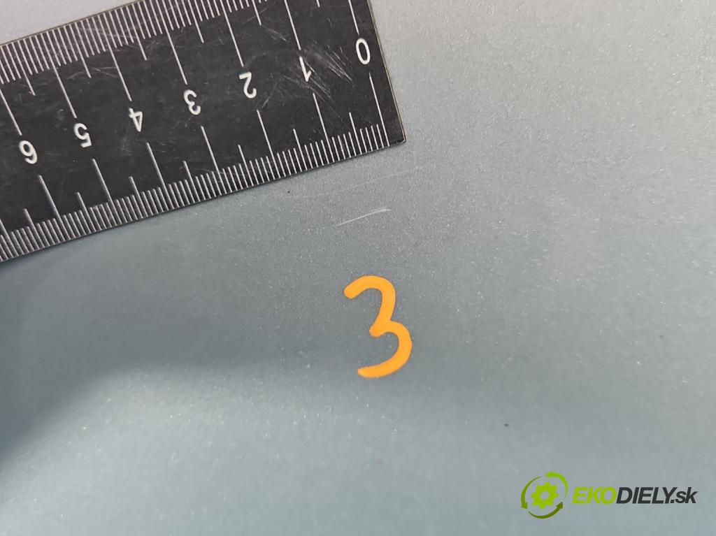 Toyota Yaris I 1999-2005 1.0 vvti 65 HP manual 48 kW 998 cm3 5- dvere zadné ľavé  (Kľučka dverí ostatné)