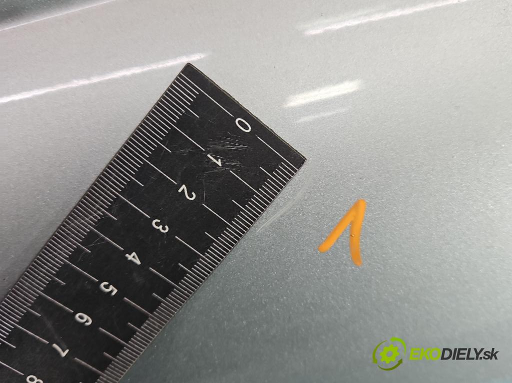Toyota Yaris I 1999-2005 1.0 vvti 65 HP manual 48 kW 998 cm3 5- dvere zadné ľavé  (Kľučka dverí ostatné)