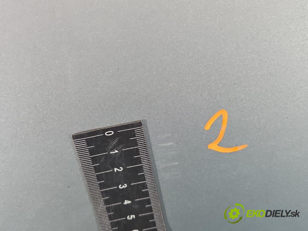 Toyota Yaris I 1999-2005 1.0 vvti 65 HP manual 48 kW 998 cm3 5- dvere predné pravé  (Kľučka dverí ostatné)