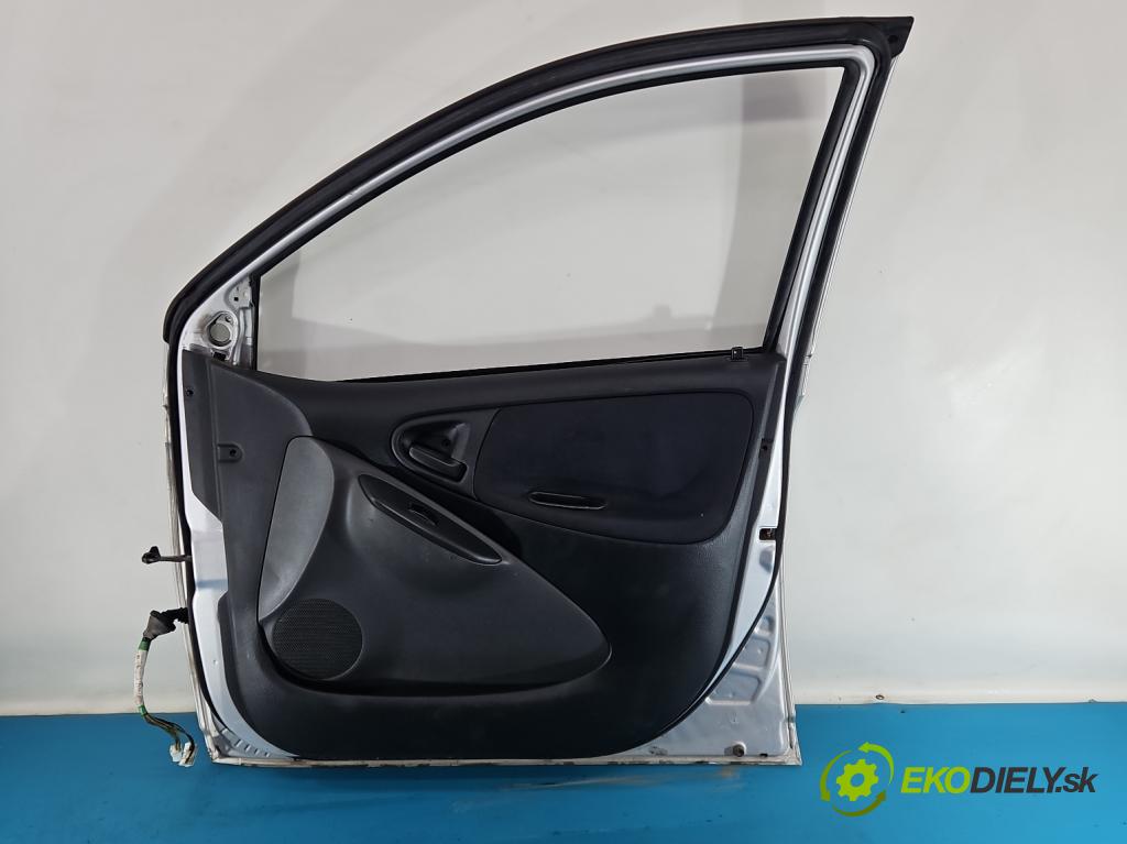 Toyota Yaris I 1999-2005 1.0 vvti 65 HP manual 48 kW 998 cm3 5- dvere predné pravé  (Kľučka dverí ostatné)